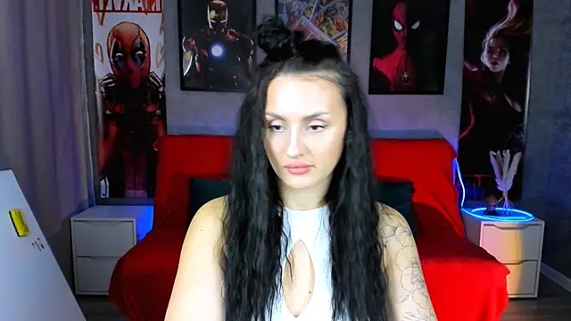 Snapshot of EmiliaBeynard chatting on 5, 2, 2025 EmiliaBeynard online show from 5, 2, 2025