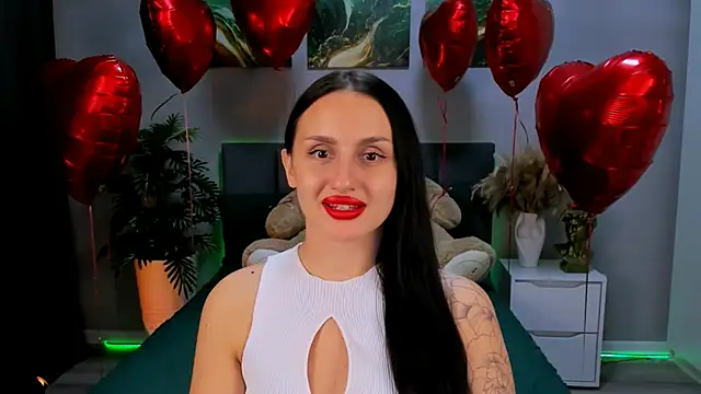 Snapshot of EmiliaBeynard chatting on 16, 2, 2025 EmiliaBeynard online show from 16, 2, 2025