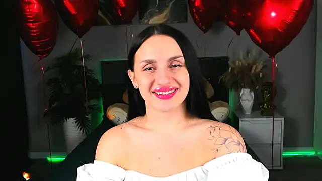 Snapshot of EmiliaBeynard chatting on 25, 2, 2025 EmiliaBeynard online show from 25, 2, 2025