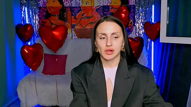 Snapshot of EmiliaBeynard chatting on 8, 3, 2025 EmiliaBeynard online show from 8, 3, 2025