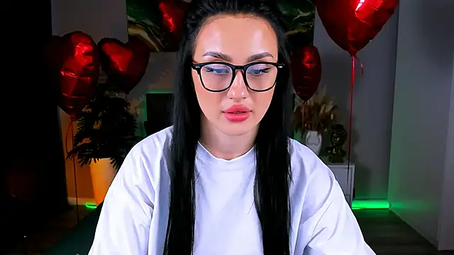 Snapshot of EmiliaBeynard chatting on 10, 3, 2025 EmiliaBeynard online show from 10, 3, 2025