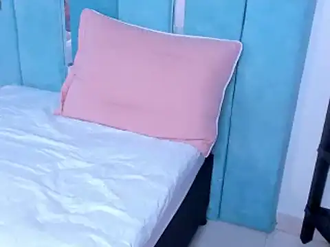 Snapshot of AlexxaSmall chatting on 5, 2, 2025 AlexxaSmall online show from 5, 2, 2025