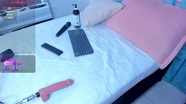 Snapshot of AlexxaSmall chatting on 19, 2, 2025 AlexxaSmall online show from 19, 2, 2025