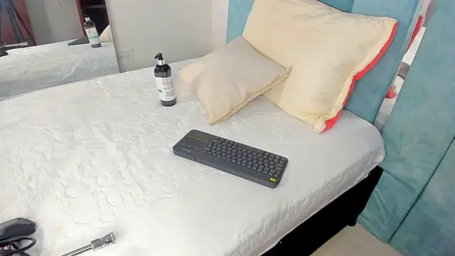 Snapshot of AlexxaSmall chatting on 10, 3, 2025 AlexxaSmall online show from 10, 3, 2025