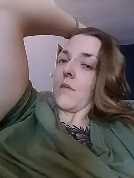 Snapshot of Astrid-Gilbert chatting on 3, 2, 2025 Astrid-Gilbert online show from 3, 2, 2025