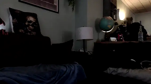 Snapshot of Astrid-Gilbert chatting on 24, 2, 2025 Astrid-Gilbert online show from 24, 2, 2025