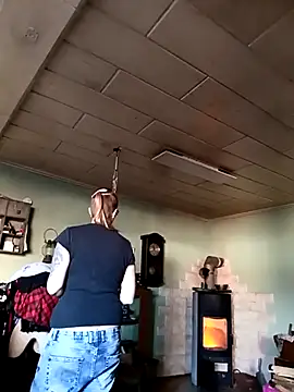 Snapshot of Astrid-Gilbert chatting on 6, 3, 2025 Astrid-Gilbert online show from 6, 3, 2025