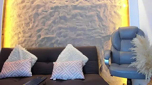 Shanntal  online show from 29, 1, 2025