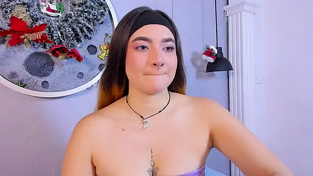 Snapshot of Shanntal_ chatting on 18, 12, 2025 Shanntal online show from 18, 12, 2025