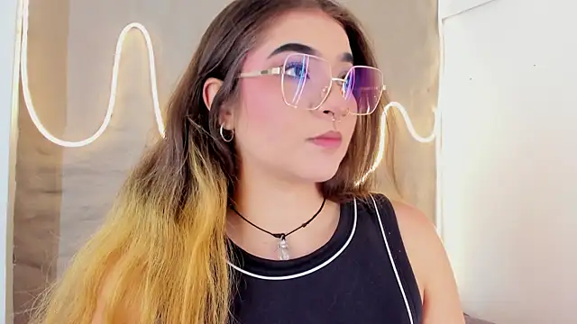 Snapshot of Shanntal_ chatting on 16, 2, 2026 Shanntal online show from 16, 2, 2026