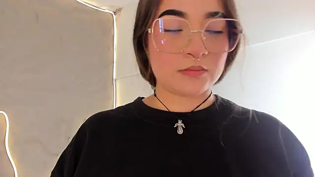 Snapshot of Shanntal_ chatting on 25, 2, 2026 Shanntal online show from 25, 2, 2026