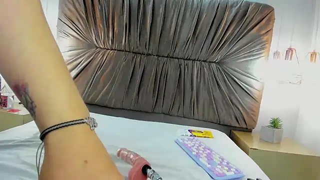 zoe taylorr1 online show from 2, 3, 2025