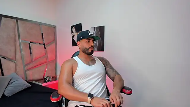 Snapshot of LeandroRusso chatting on 30, 1, 2025 LeandroRusso online show from 30, 1, 2025