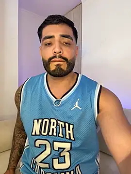 Snapshot of LeandroRusso chatting on 2, 10, 2025 LeandroRusso online show from 2, 10, 2025