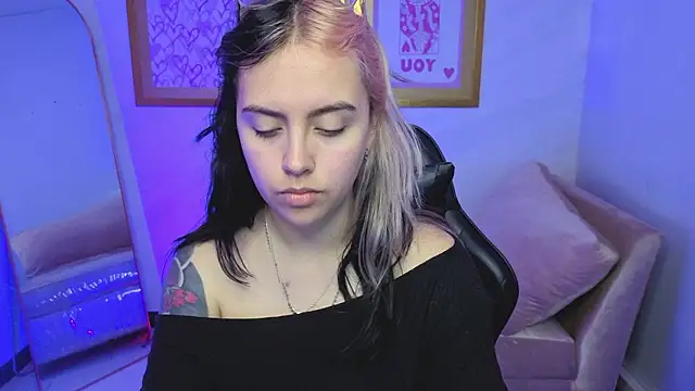 Hela v online show from 9, 1, 2026