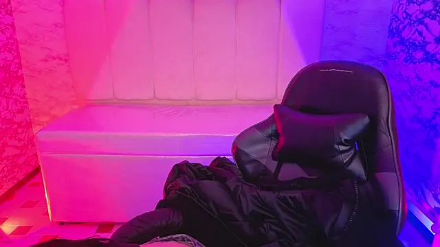 Hela v online show from 25, 3, 2026