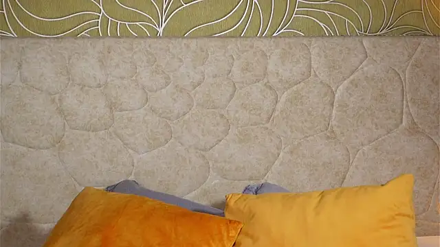 Snapshot of MillaBlis chatting on 3, 10, 2025 MillaBlis online show from 3, 10, 2025