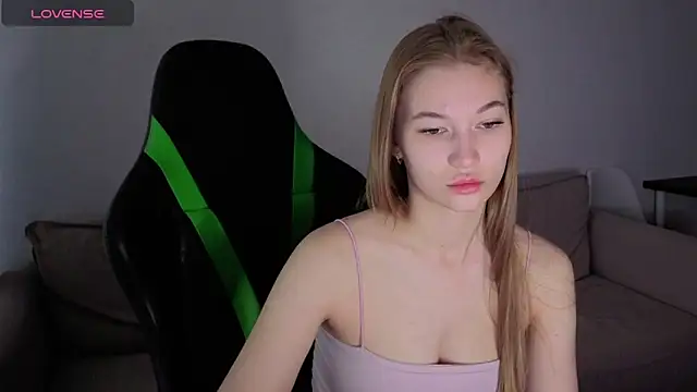 Snapshot of maria_plaudice chatting on 22, 4, 2026 maria plaudice online show from 22, 4, 2026