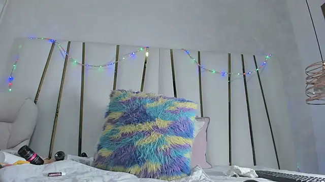 Snapshot of violet_gray_ chatting on 20, 11, 2025 violet gray online show from 20, 11, 2025