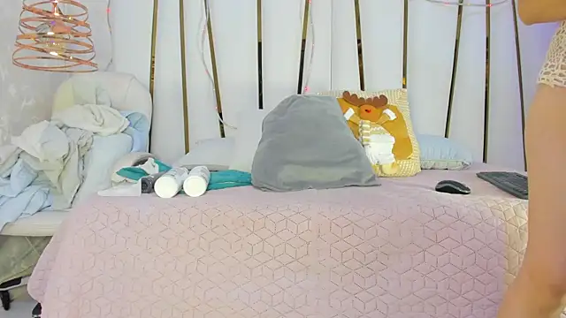 Snapshot of violet_gray_ chatting on 27, 11, 2025 violet gray online show from 27, 11, 2025