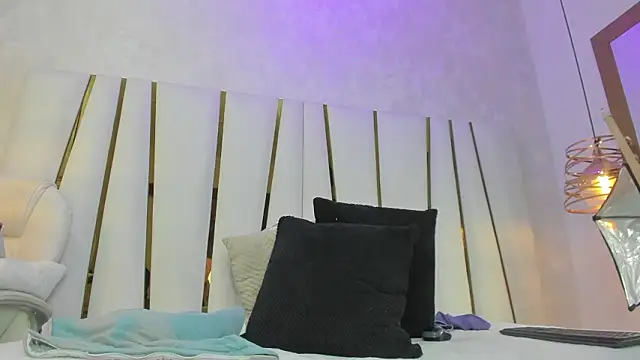 violet gray  online show from 19, 3, 2026