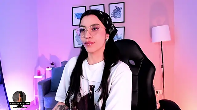 Snapshot of nina__dixon chatting on 13, 9, 2025 nina dixon online show from 13, 9, 2025