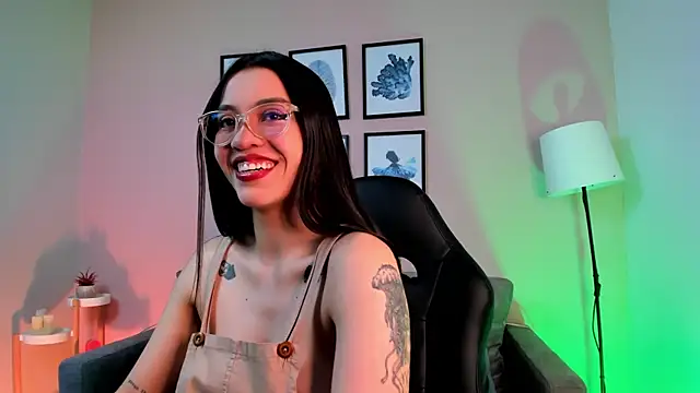 Snapshot of nina__dixon chatting on 1, 10, 2025 nina dixon online show from 1, 10, 2025