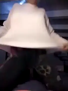 Snapshot of divinaerotica chatting on 7, 11, 2025 divinaerotica online show from 7, 11, 2025