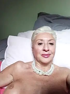 Snapshot of divinaerotica chatting on 23, 6, 2026 divinaerotica online show from 23, 6, 2026