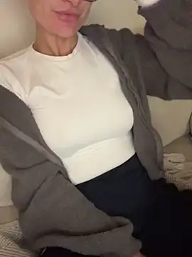 Phoebe Lily online show from 12, 10, 2025