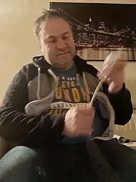 Snapshot of Pourleplasirs chatting on 27, 2, 2025 Pourleplasirs online show from 27, 2, 2025