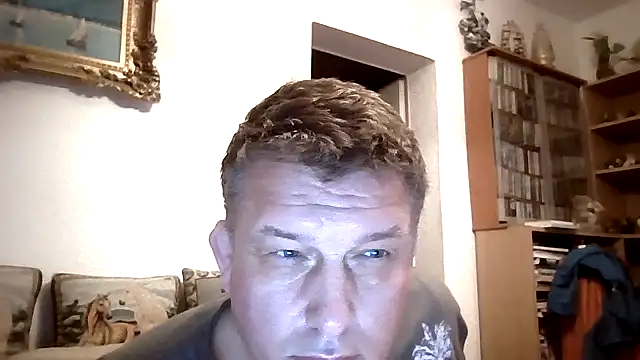 Snapshot of GrandpasDadBulg chatting on 18, 11, 2025 GrandpasDadBulg online show from 18, 11, 2025