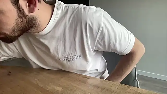 Snapshot of bullyboyy chatting on 19, 10, 2025 bullyboyy online show from 19, 10, 2025