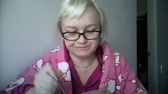 Mayya4321 online show from 9, 11, 2025