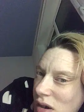 Snapshot of blondey206 chatting on 25, 3, 2026 blondey206 online show from 25, 3, 2026