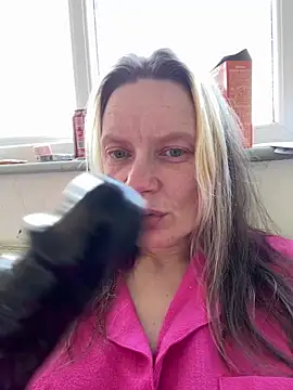 Snapshot of blondey206 chatting on 24, 4, 2026 blondey206 online show from 24, 4, 2026