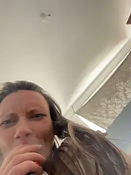 Snapshot of blondey206 chatting on 25, 4, 2026 blondey206 online show from 25, 4, 2026