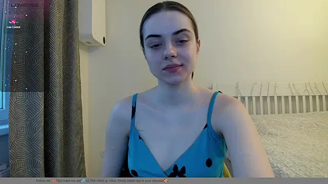 Snapshot of Hustle_Babyy chatting on 15, 12, 2025 Hustle Babyy online show from 15, 12, 2025