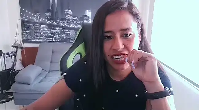 kamila lovee online show from 17, 2, 2025