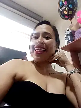 kamila lovee online show from 4, 3, 2025