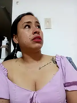 kamila lovee online show from 7, 3, 2025