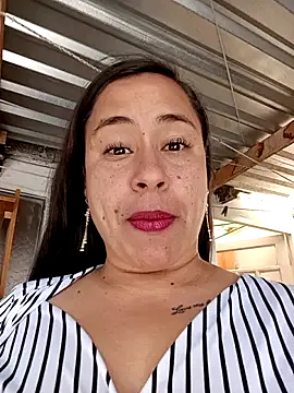 kamila lovee online show from 8, 9, 2025