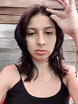 Maiden-Hot online show from 5, 3, 2025