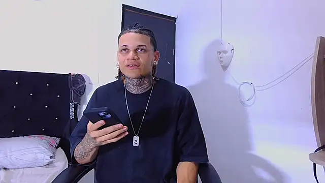 hot man05 online show from 14, 11, 2025