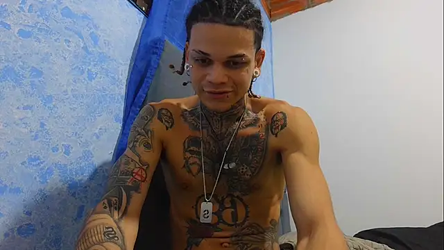 Snapshot of hot_man05 chatting on 21, 12, 2025 hot man05 online show from 21, 12, 2025