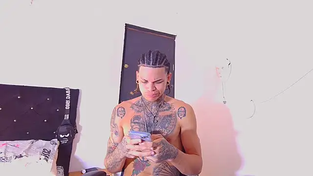 Snapshot of hot_man05 chatting on 10, 1, 2026 hot man05 online show from 10, 1, 2026