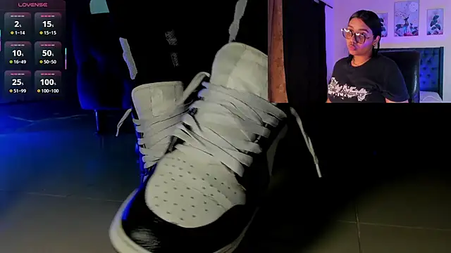 Snapshot of aleya_bliss chatting on 21, 11, 2025 aleya bliss online show from 21, 11, 2025