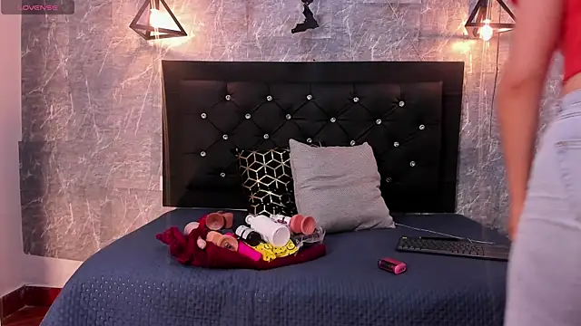 emberhodson online show from 4, 11, 2025