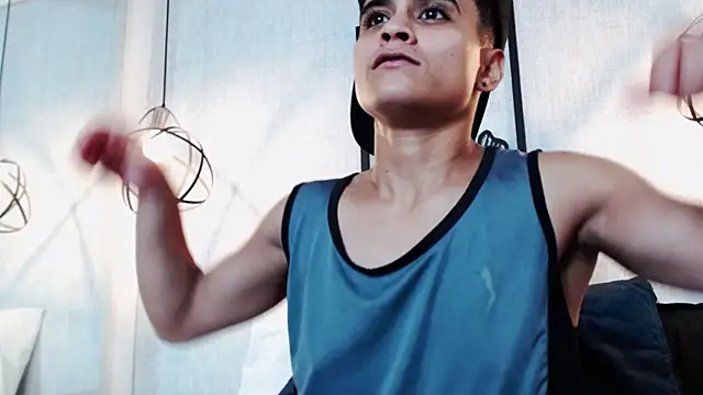 Liiamthompson online show from 1, 3, 2025