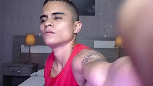 Liiamthompson online show from 19, 9, 2025